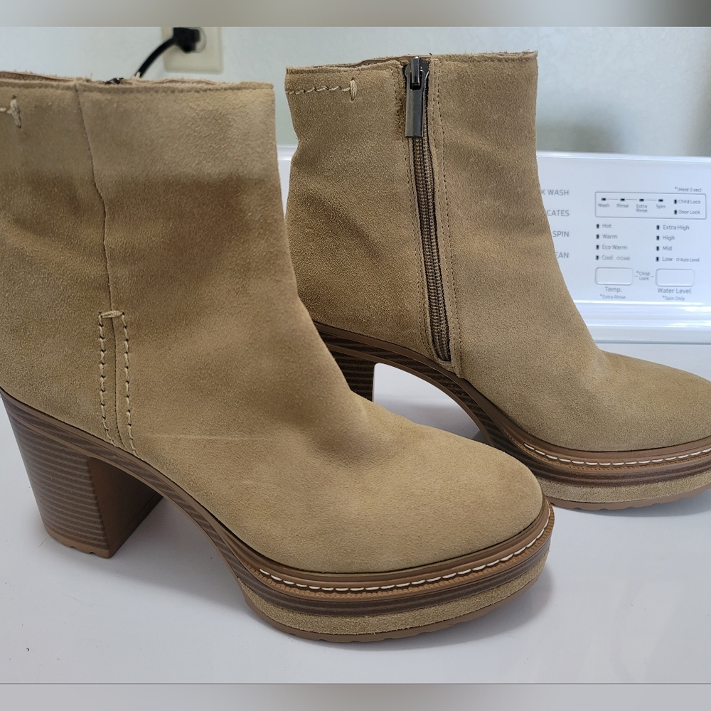 Steve Madden Suede Tan Boots